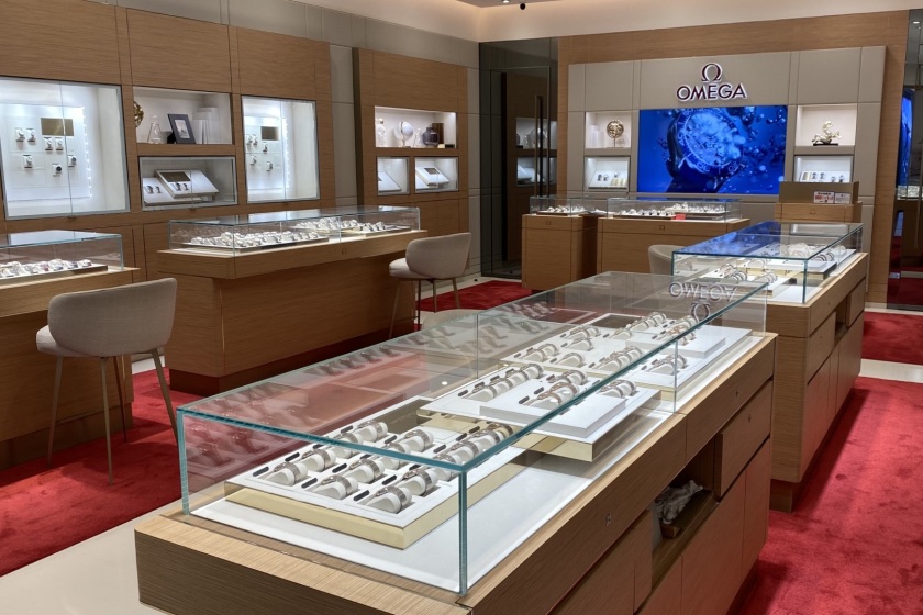 盛时表行江阴八佰伴店