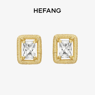 何方珠宝 HEFANG Jewelry 2023度假系列 HFL04512497 编织方糖耳钉