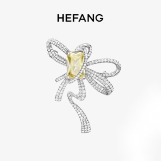 何方珠宝 HEFANG Jewelry 方糖系列 HFK09321038 璀璨飘带胸针