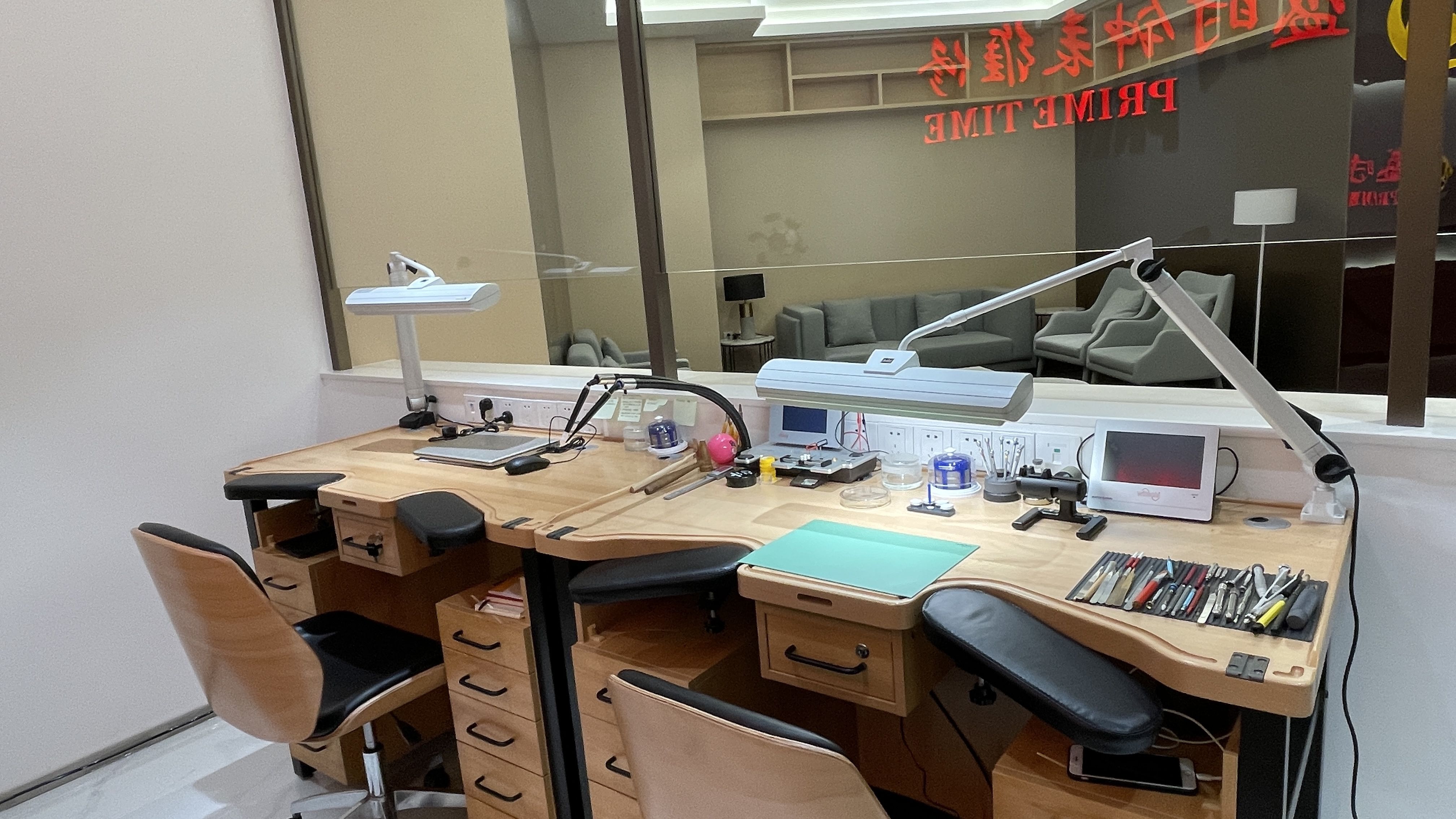 盛时钟表维修重庆时代广场客户服务中心