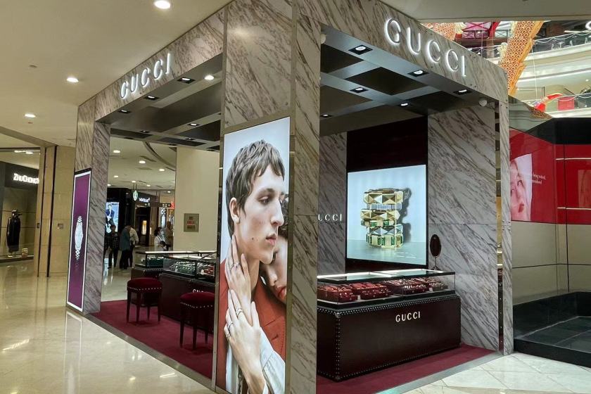 盛时表行石家庄先天下GUCCI专卖店