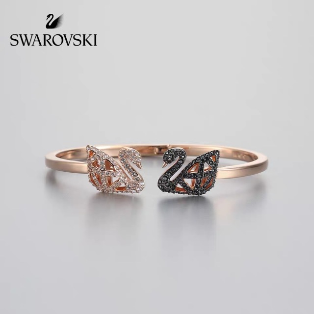 施华洛世奇 SWAROVSKI 镂空黑天鹅手饰天鹅手镯 M 5289535