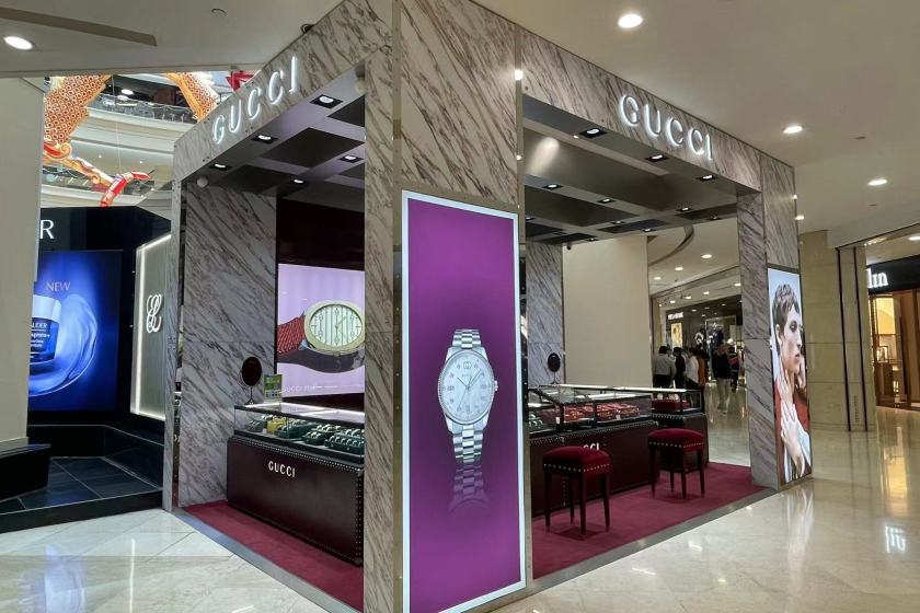 盛时表行石家庄先天下GUCCI专卖店