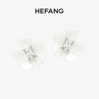何方珠宝 HEFANG Jewelry 2023花园系列 HFL01505600 小苍兰耳钉