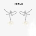 何方珠宝 HEFANG Jewelry 2023婚礼系列 HFL07520400 白玫瑰丝带耳环