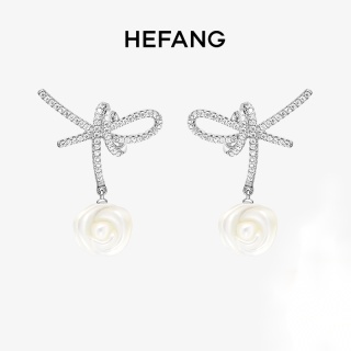 何方珠宝 HEFANG Jewelry 2023婚礼系列 HFL07520400 白玫瑰丝带耳环